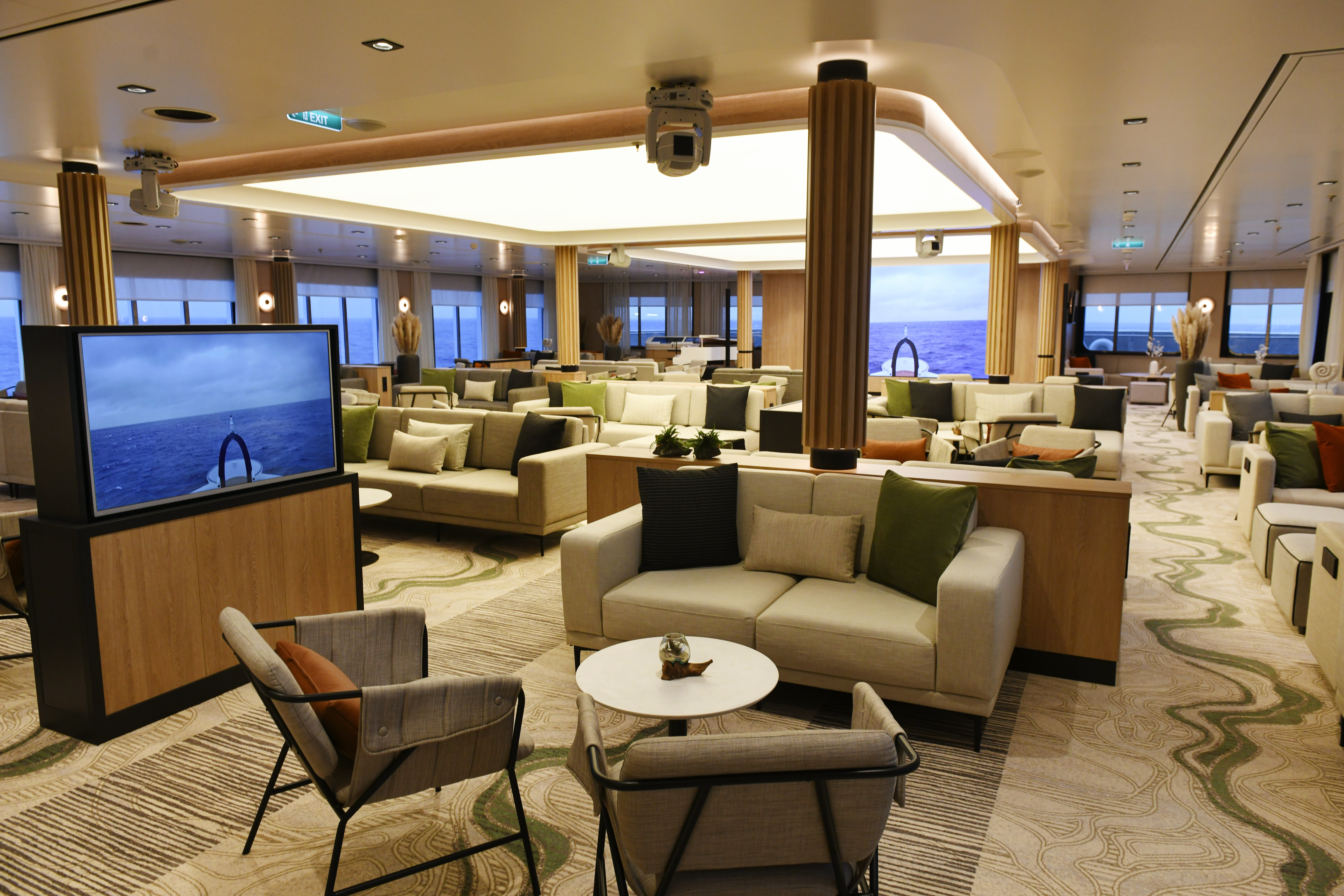 The Observation Lounge on SH Minerva